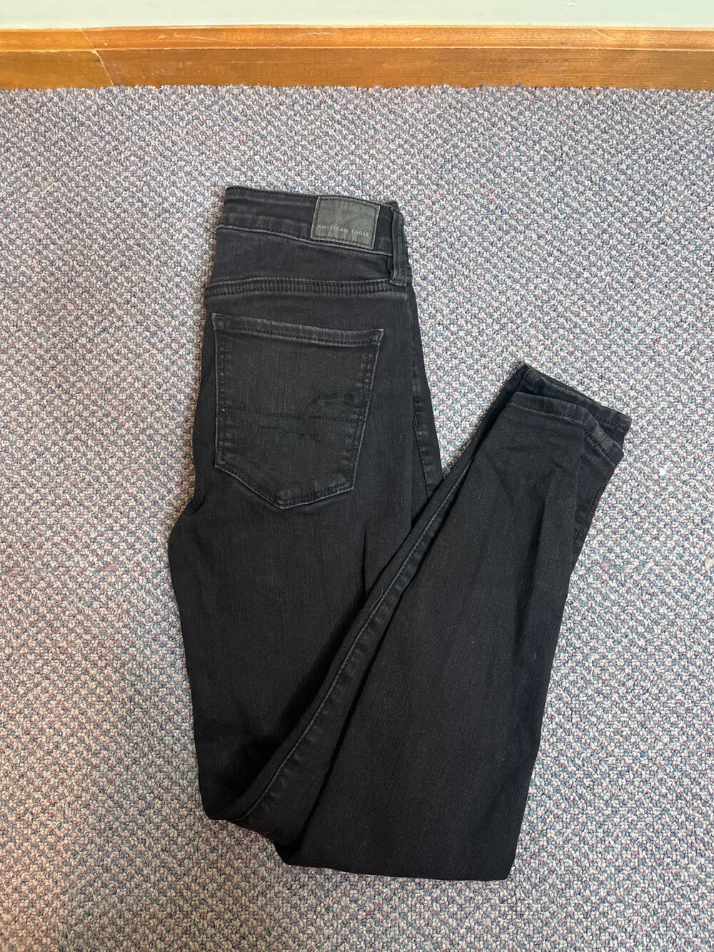 American Eagle Black High Rise Skinny 2 Short